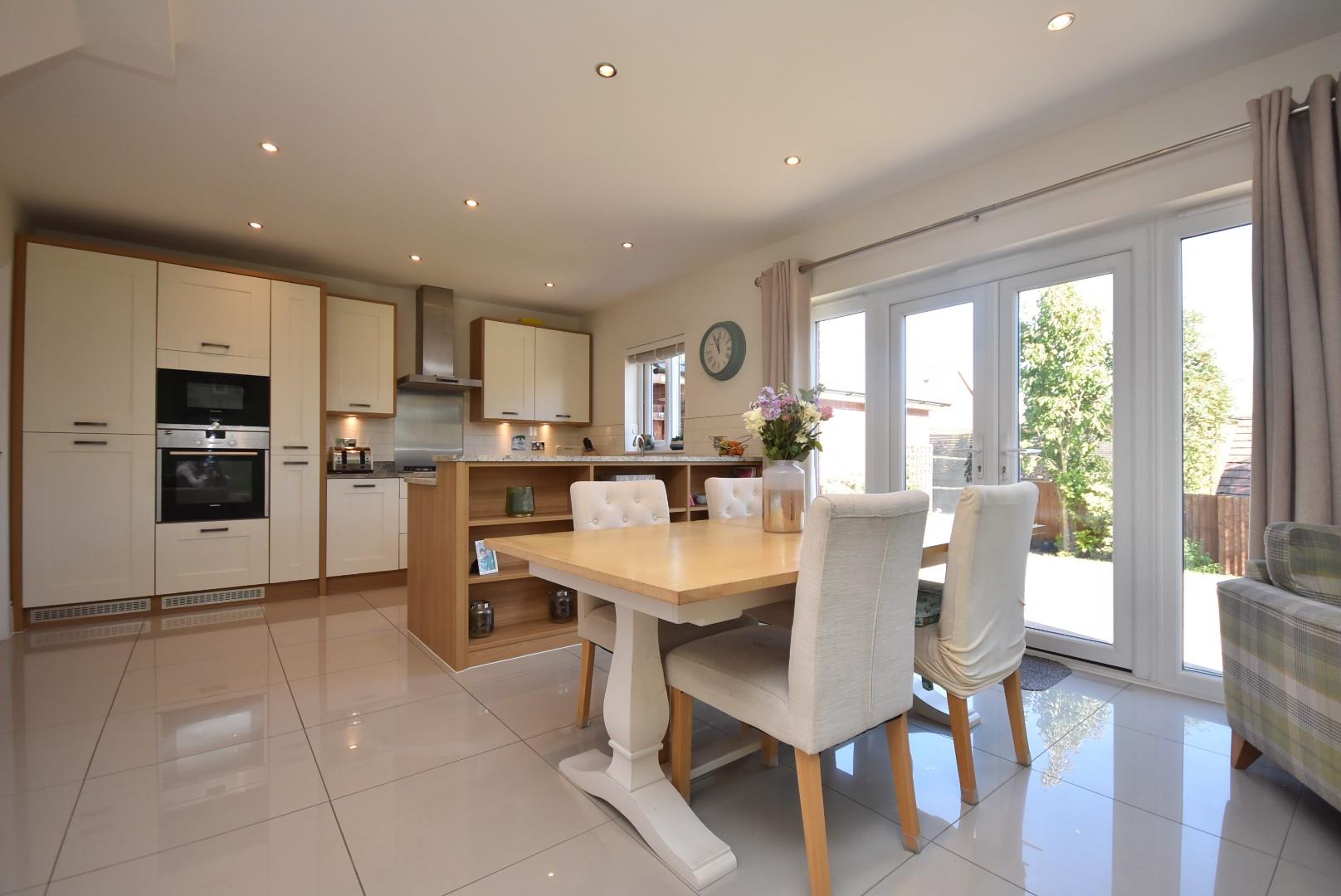 76 Burdons Close, Wenvoe, CF5 6FE